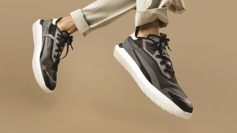 555 Sneakers